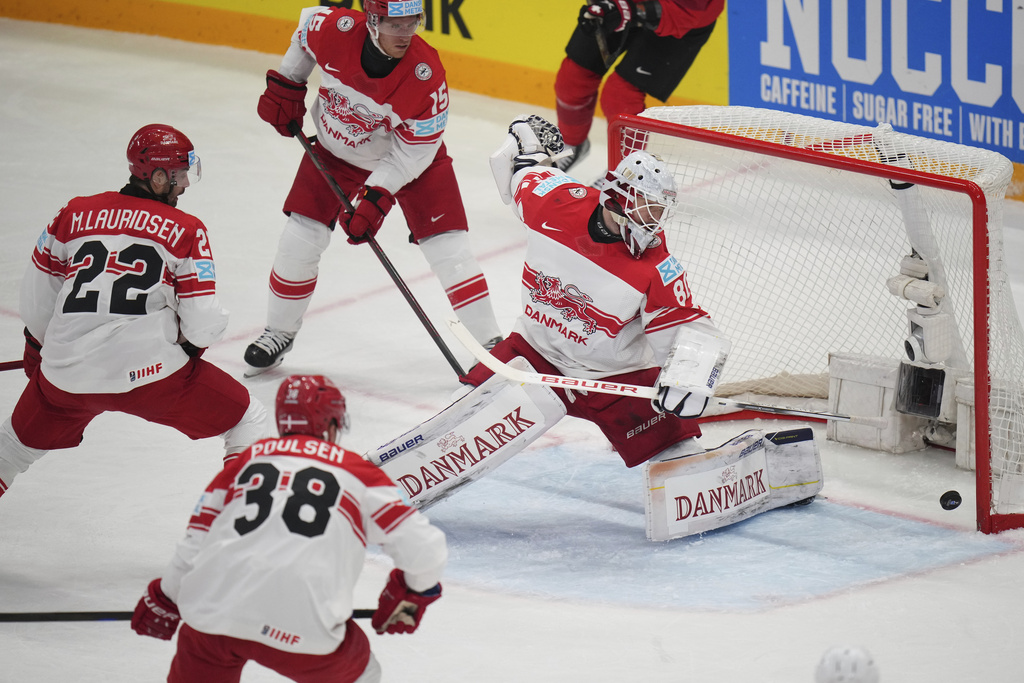 Sweden_Hockey_Worlds395495132710_TASR.jpg