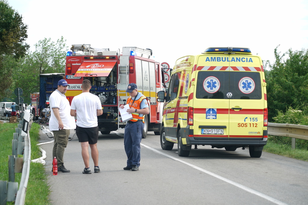 Kolarovo_nehoda_2_TASR - Milan Drozd.jpg