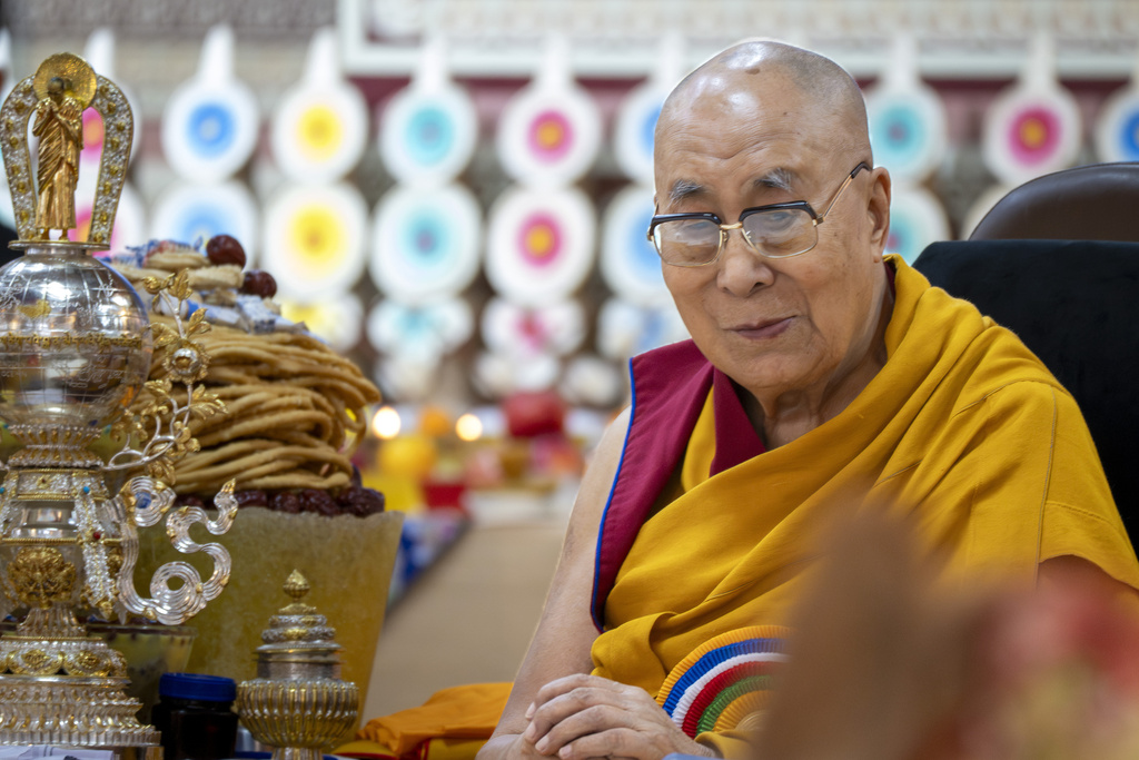 India_Dalai_Lama_Birthday489289141623.jpg