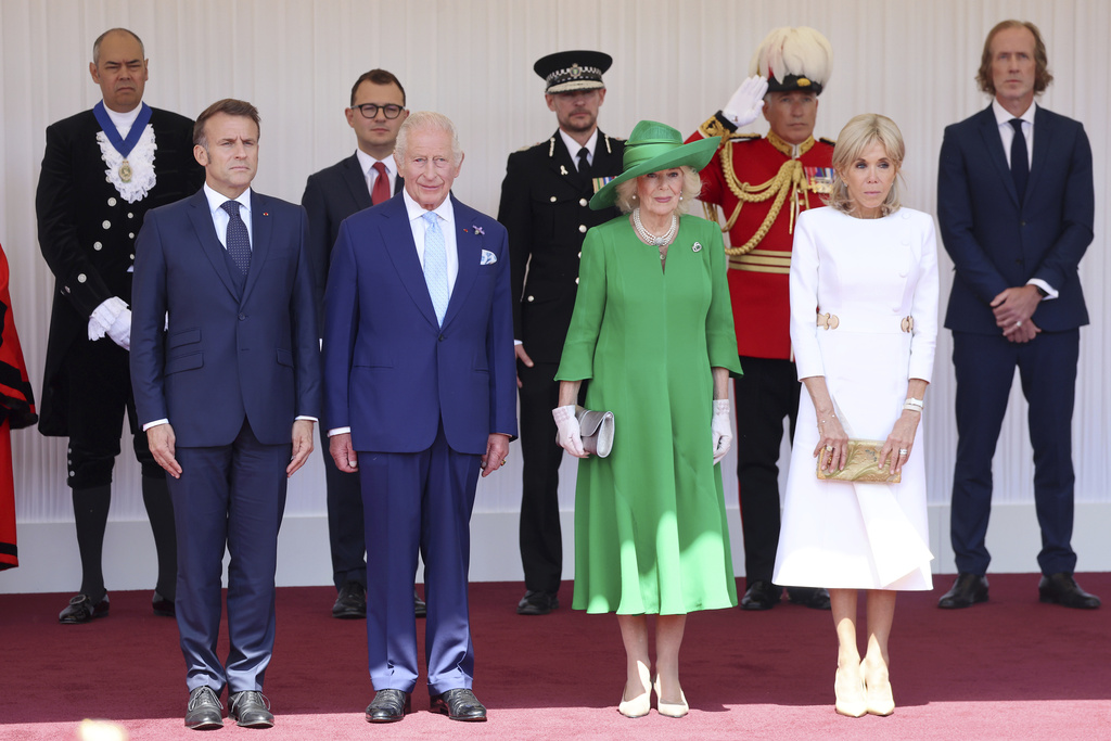 macron-emmanuel_navsteva britanie_TASR_AP_Chris Jackson.jpg