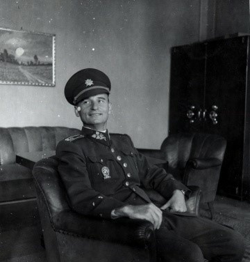 general Jan Golian.jpg
