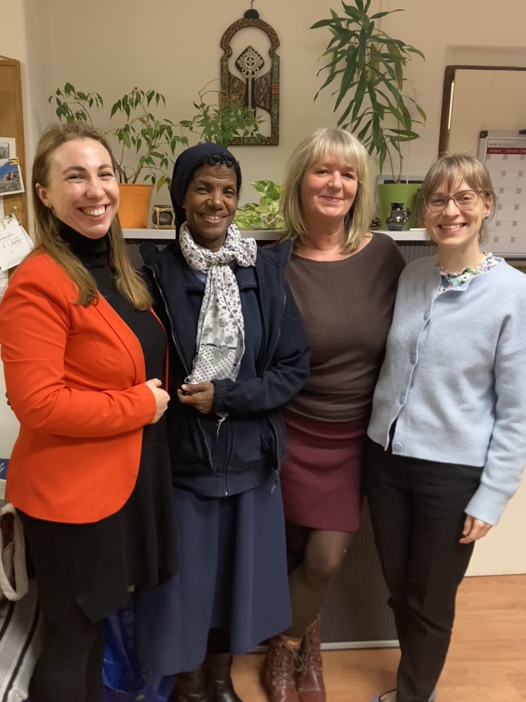 Nahrávanie v BA_Livia Trhanova_sestra Meaza_Evka a Darinka Manurova.jpg