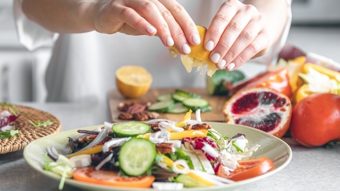 jedlo_zdravy tanier_freepik_pvproductions.jpg