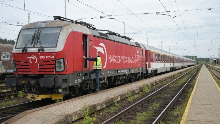 vlak_rušeň_TASR – František Iván.jpg