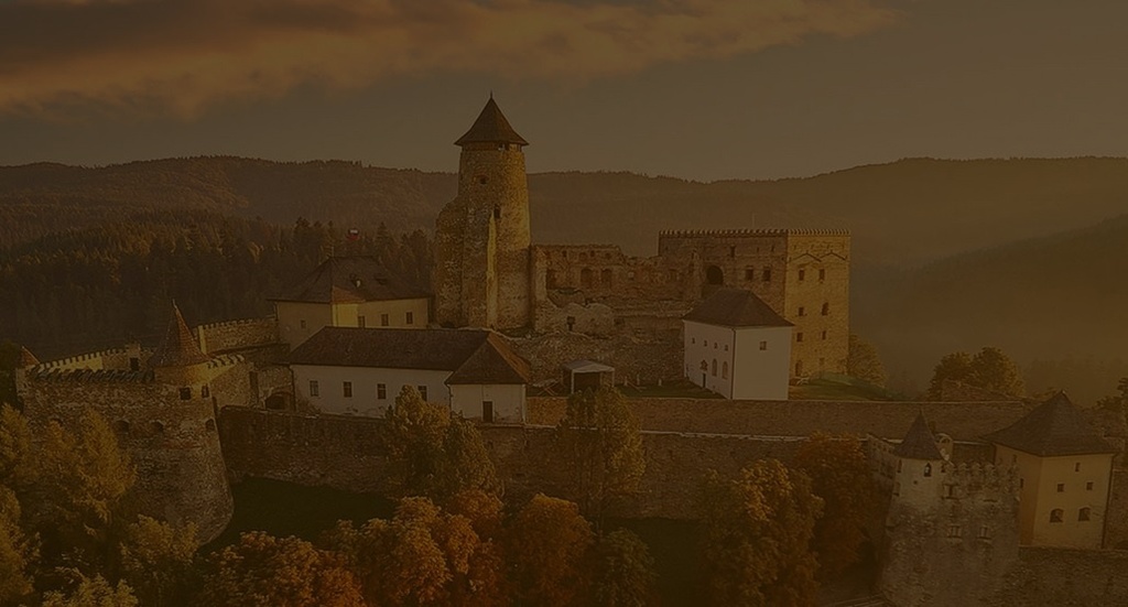 FOTO hradlubovna.sk.jpeg