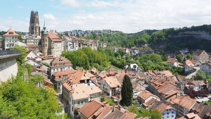 svajciarsko_fribourg_pixabay_Hans.jpg