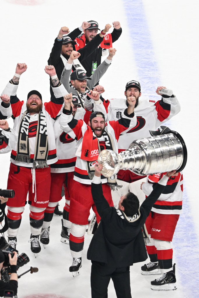 stanley cup_carolina_TASR_AP.jpg