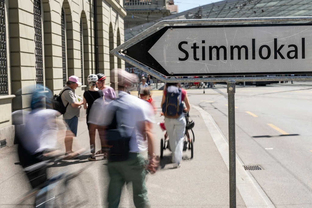 Switzerland_Limiting_Population422688223827_TASR.jpg