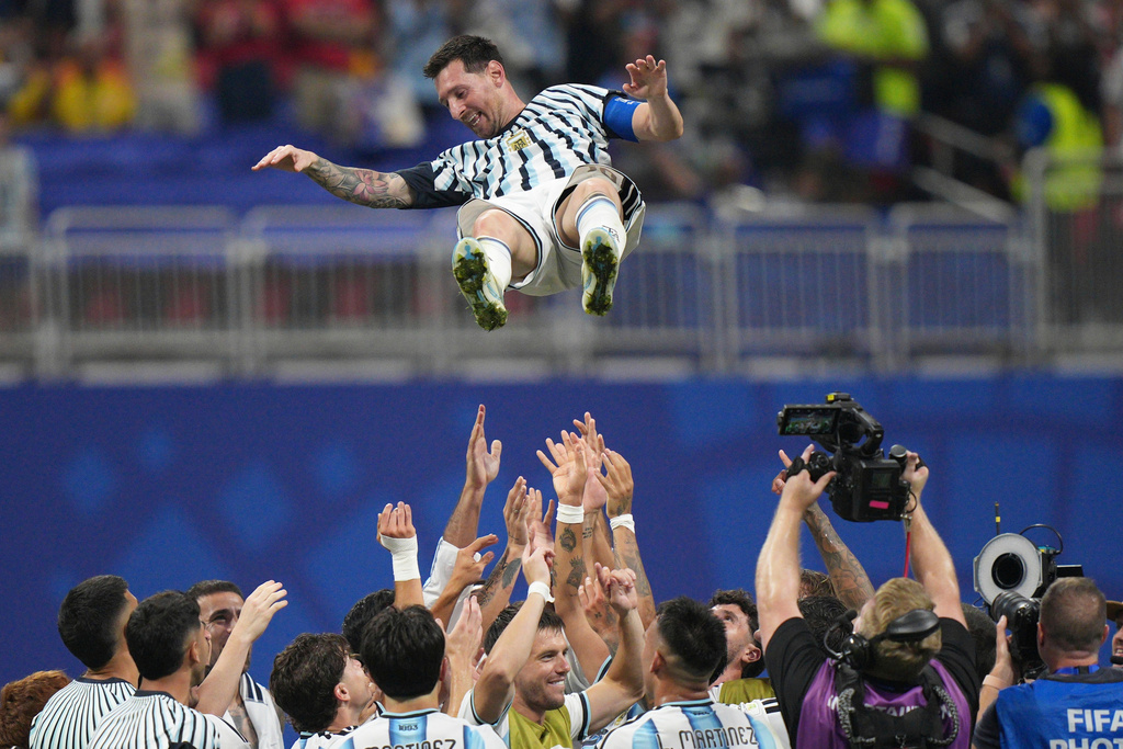 Messi_Retires_Argentina625021240176_TASR.jpg
