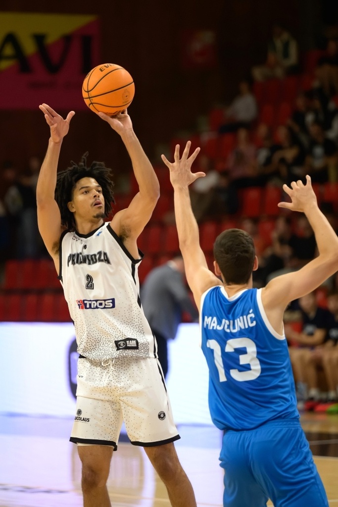 basket_prievidza_samobor_TASR - Henrich Mišovič (2).jpg