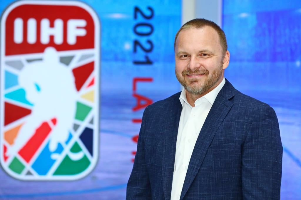 Pavol Gašpar priamo z Rigy: Ako si výprava RTVS kráti čas medzi zápasmi?