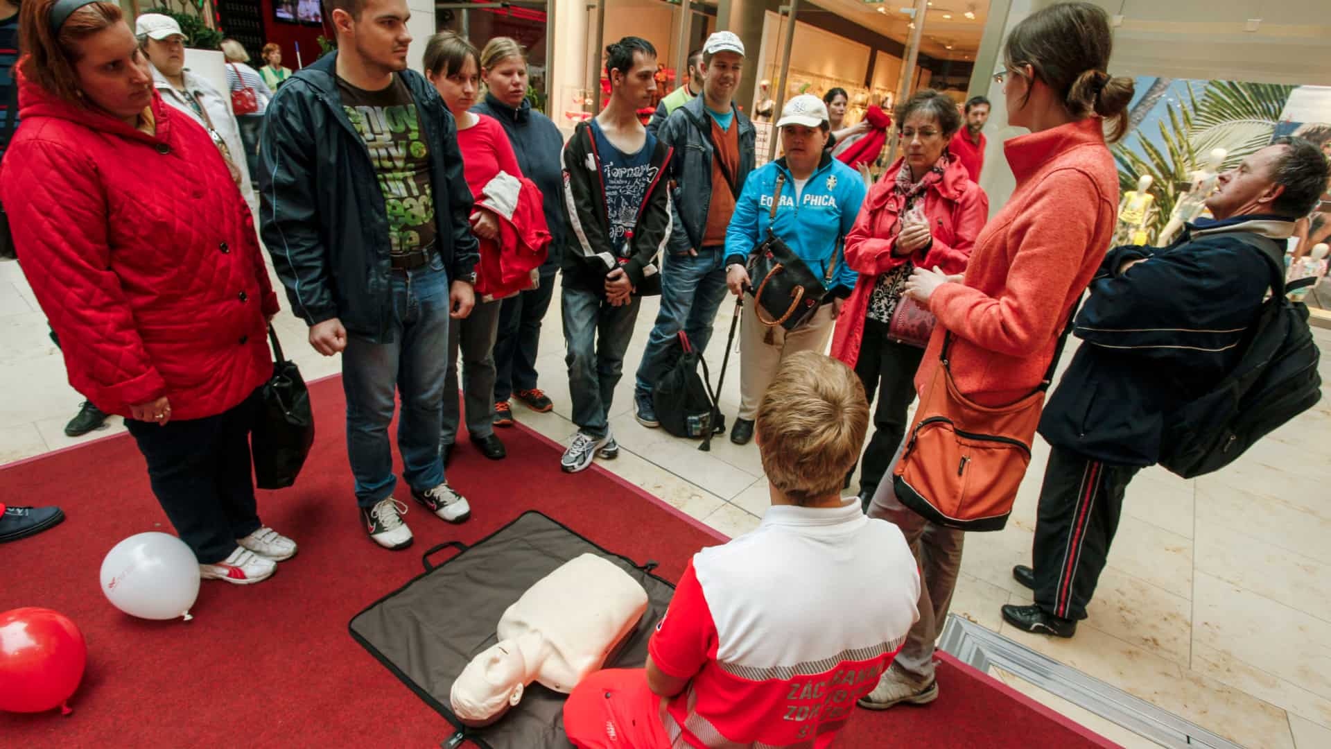 Prvá pomoc v čase korony sa zásadne mení. Vieme ako