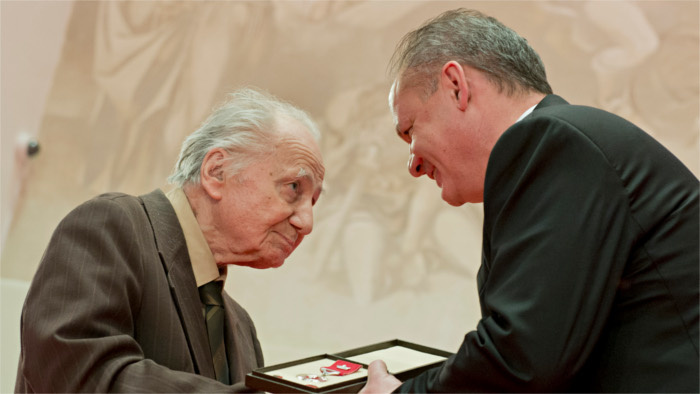 Vladimír Dedeček Pribinov kríž II. triedy_TASR.jpg
