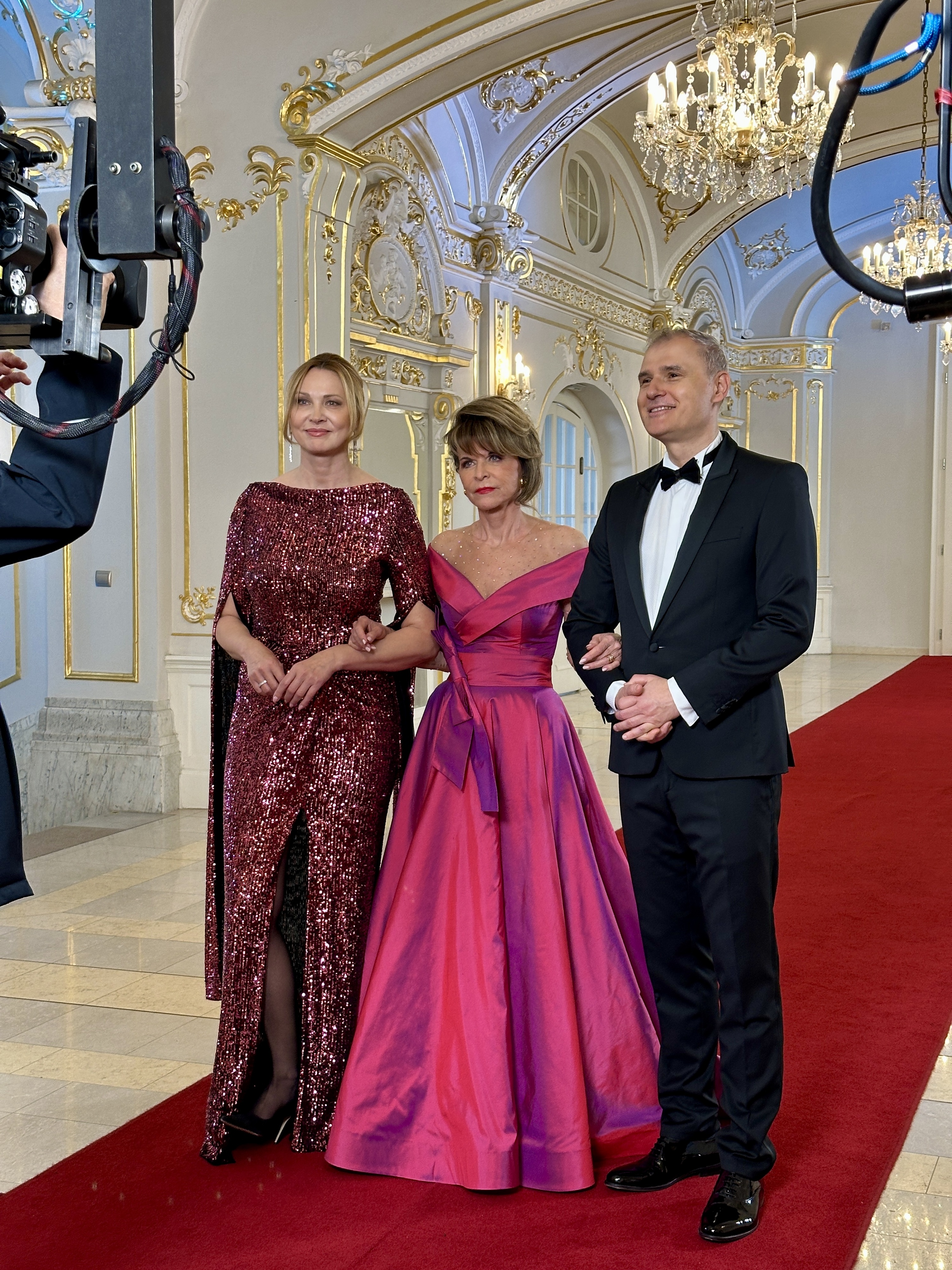 janette-stefankova-maria-rehakova-a-lubo-bajanik-slovenka-roka