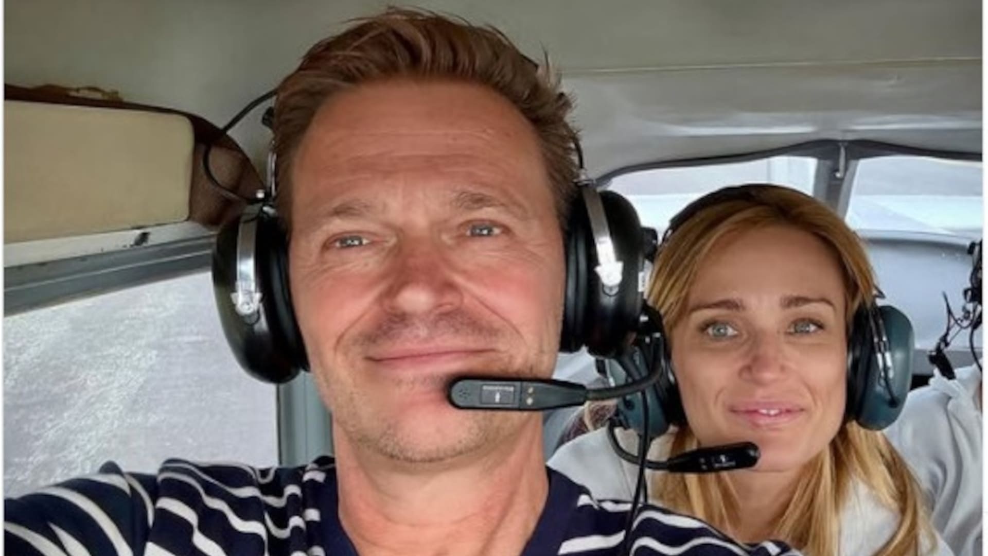 Z moderátora Martina Nikodýma pilot? Vyzerá to tak, že vymenil mikrofón za knipel