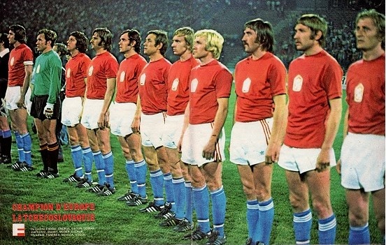 Miroir du FootballMiroir du Football , Issue 268, July 1, 1976.jpg