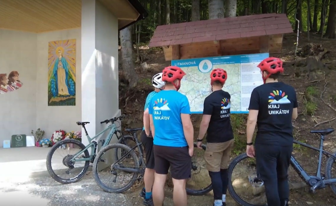 K Panne Márii sa putuje už aj na bicykli. Každý podľa svojich možností