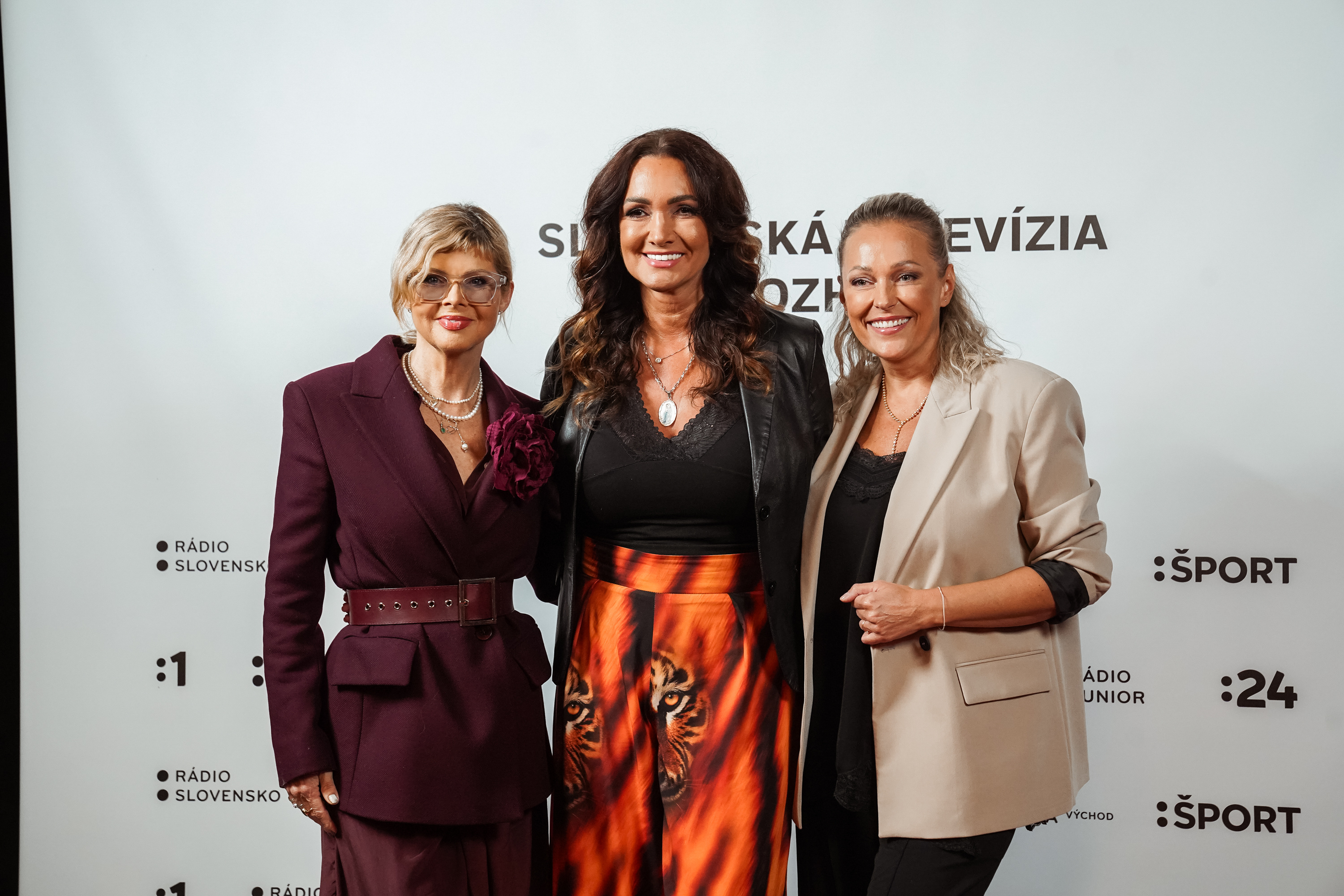 Trendová Soňa, neprehliadnuteľná Karin. Móda z predstavenia noviniek STVR