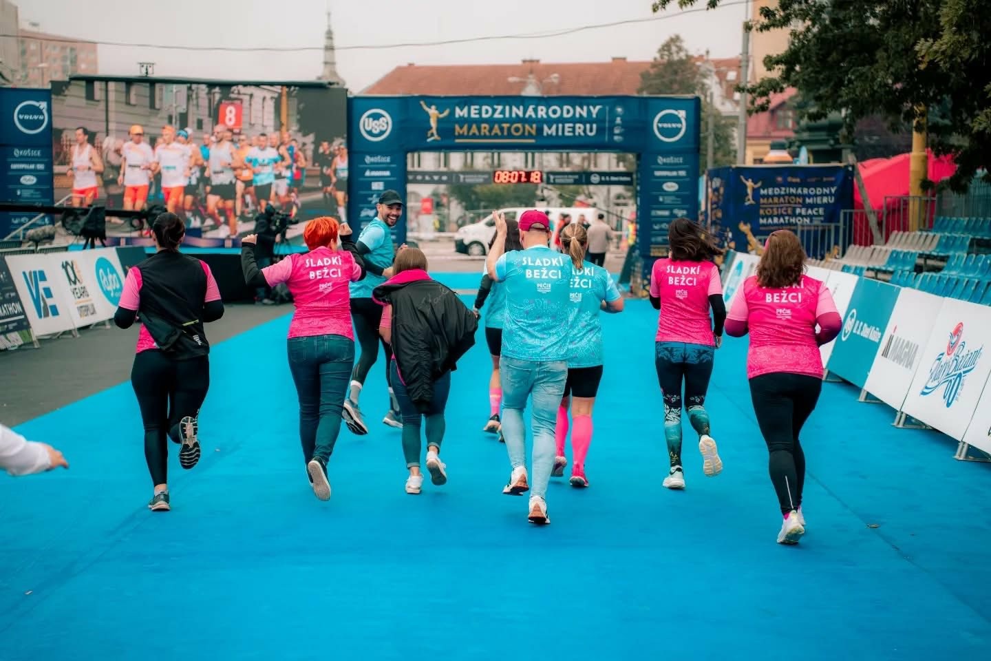 Sladkí-bežci-z-Pečie-celé-Slovenko-na-košickom-maratóne