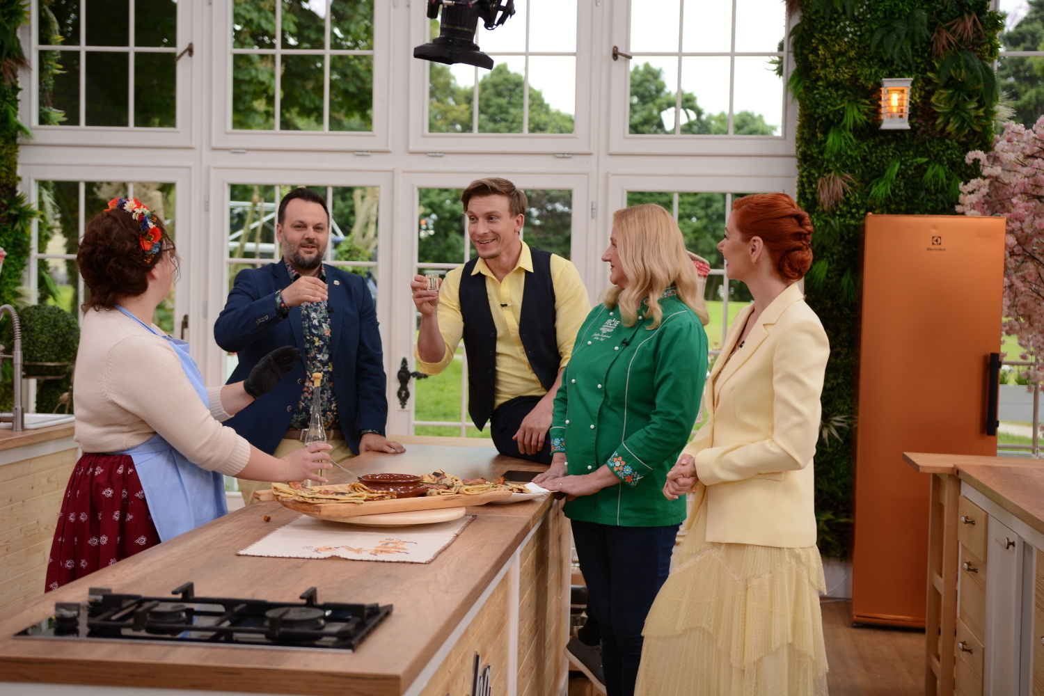 Šieste-kolo-babička