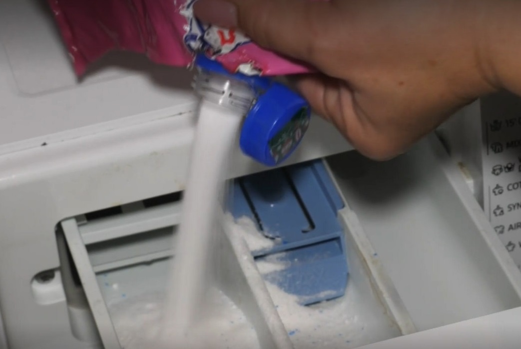 DK-vrchnák-prášok-vrecko-sype-STVR