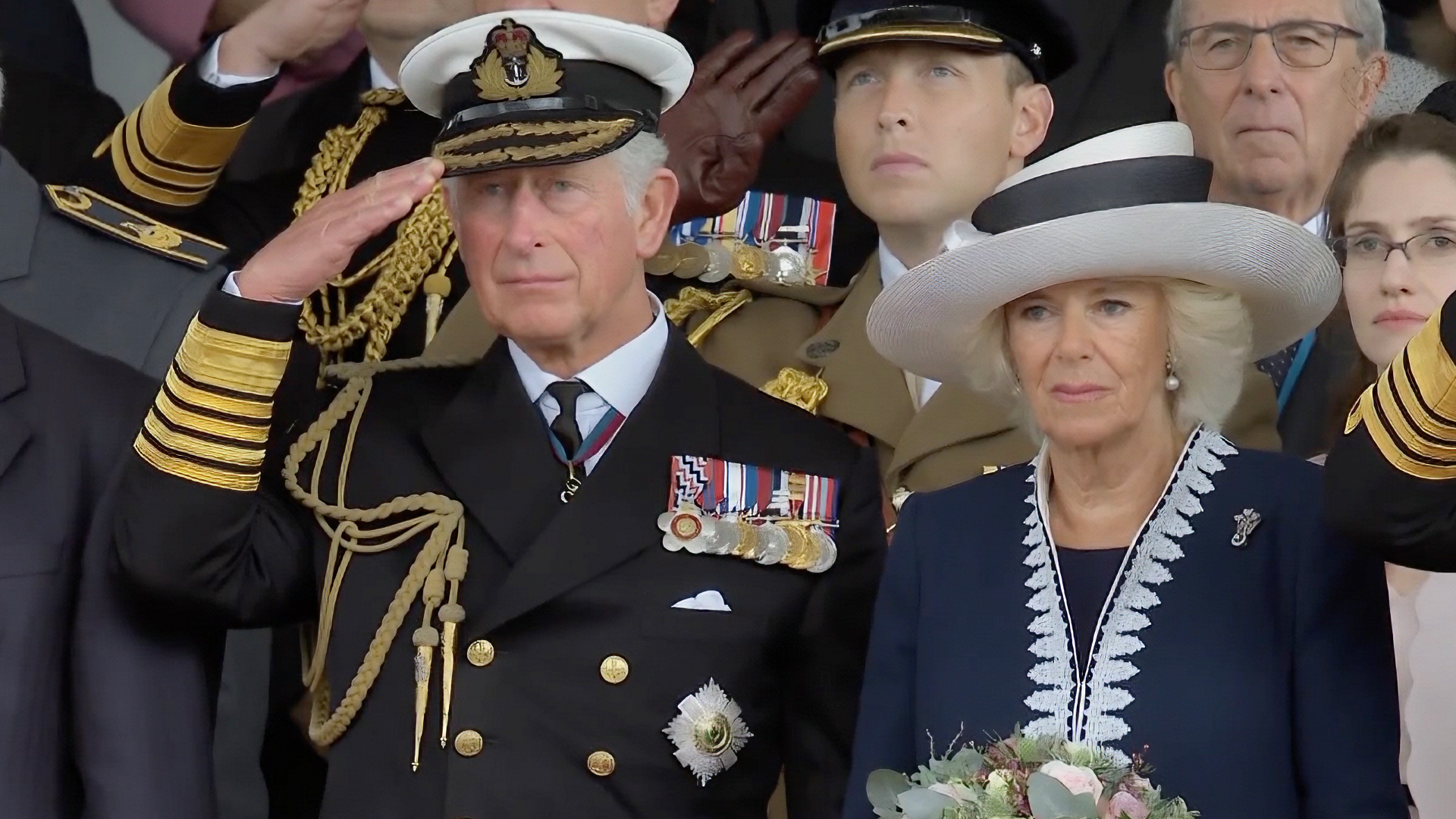 Človek za korunou. Kráľ Karol III. v momentoch, ktoré verejnosť nikdy nevidela