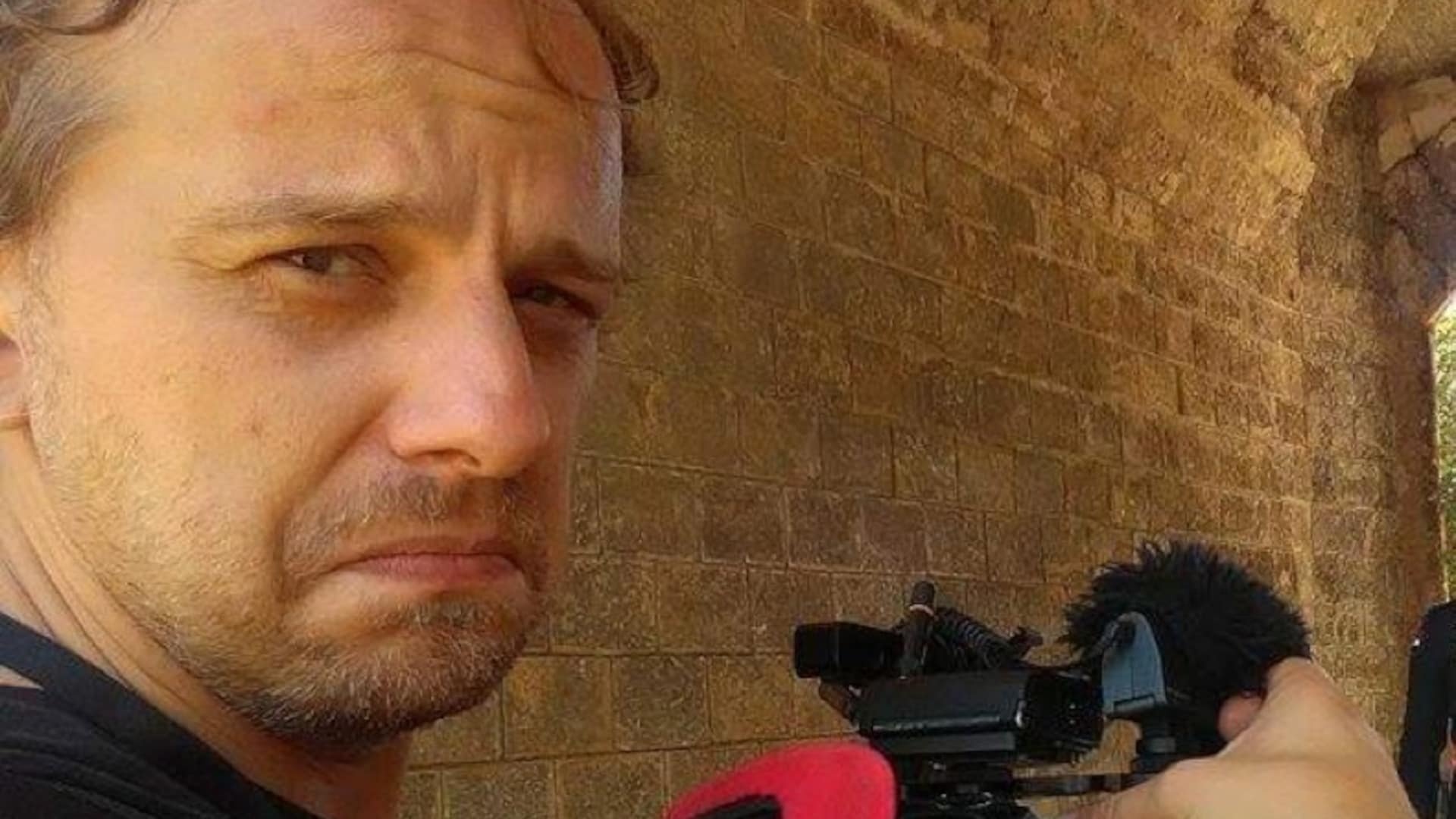 Jedol tarantulu, hrozila mu ebola, spal na doske. Tibor Patay z relácie Cestou necestou 