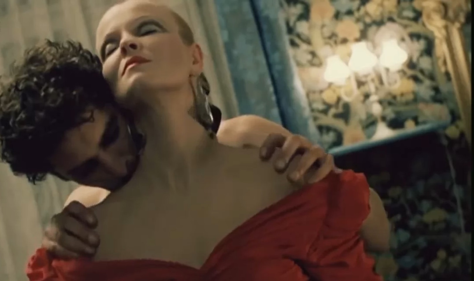 Chantal-Poullain-kopytem-sem-tam-film-STVR