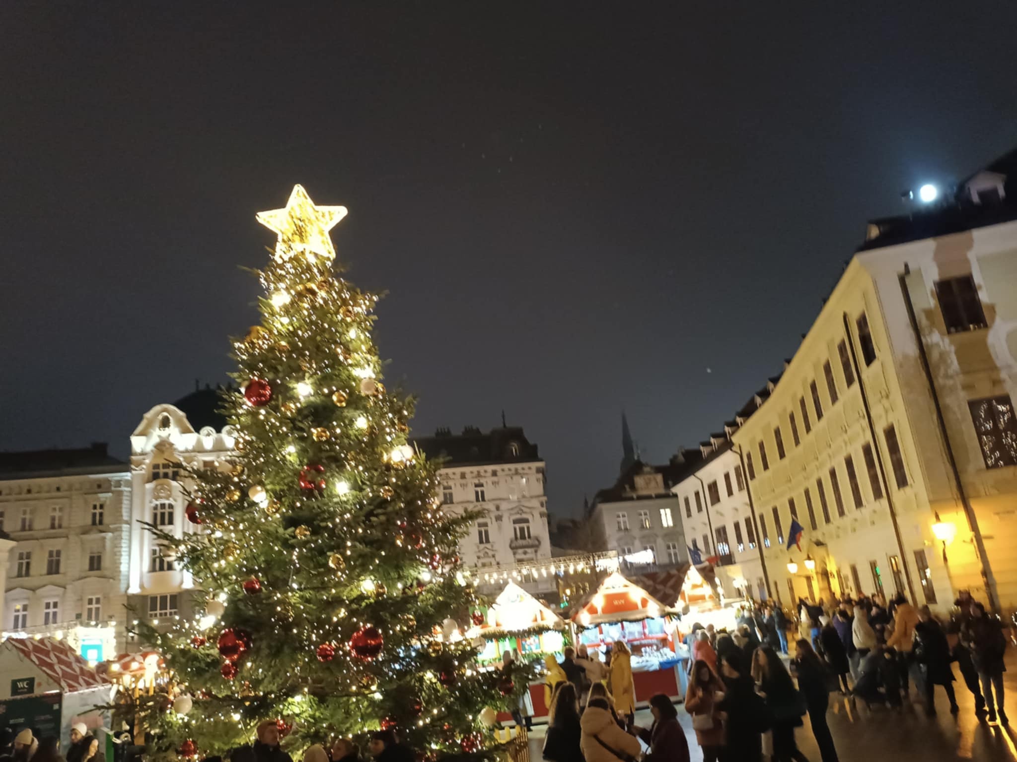 vianočné-trhy-Bratislava-Stanislav-Háber-STVR