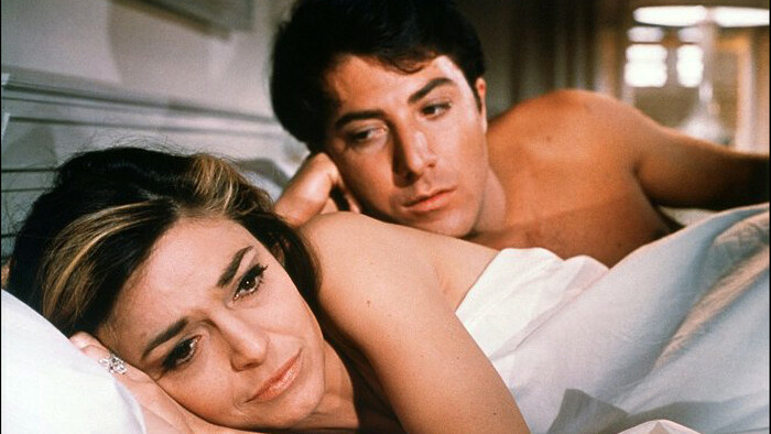 Dustin Hoffman sa búri proti pretvárke. Nezmeškajte kultový film Absolvent 