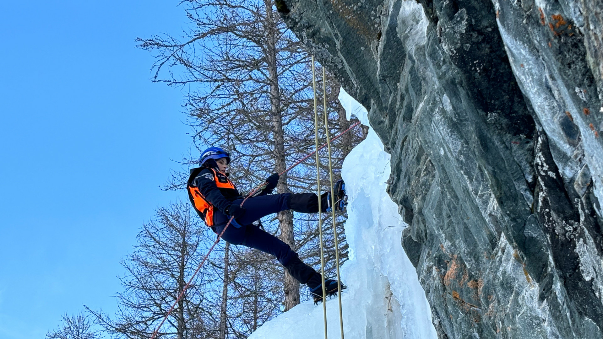 Vražda v Alpách odhalí temnú minulosť. Vyšetrovanie sa zmení na osobnú nočnú moru