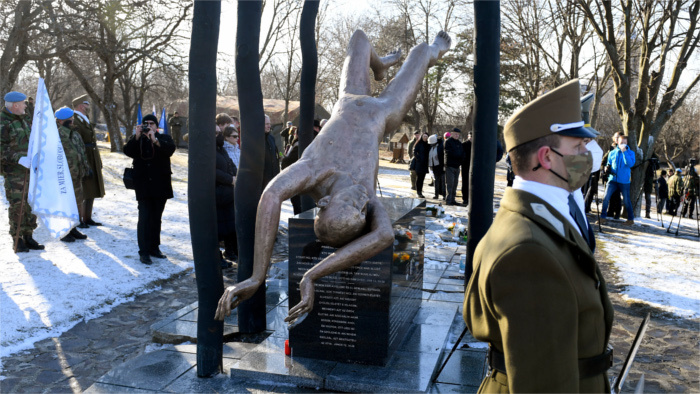 Pietna spomienka pri príležitosti 16. výročia leteckej tragédie vojenského lietadla AN-24 v Maďarsku Hejce_TASR.jpg