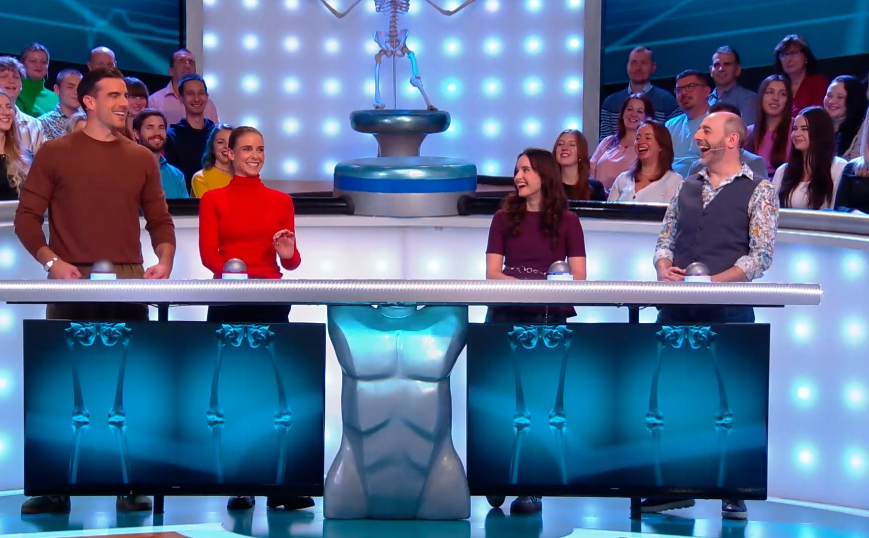 Adam-Bardy-Nela-Pocisková-Csongor-Kassai-a-Ivana-Kološová-v-Záhadách-tela