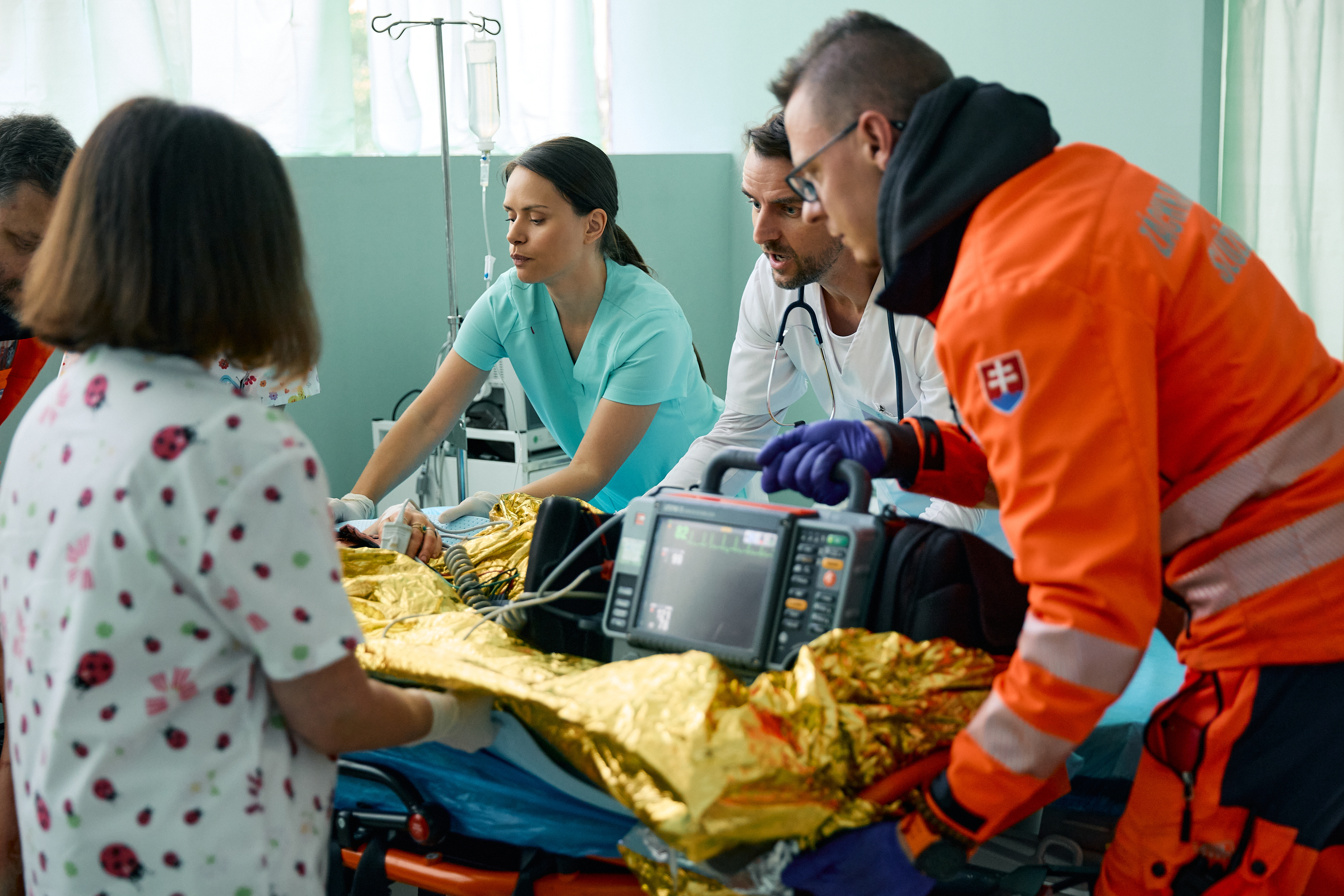 Krvavý masaker v škole, ukradnuté lieky a odpoveď Evy na bývanie. Štvrtá časť pritvrdzuje