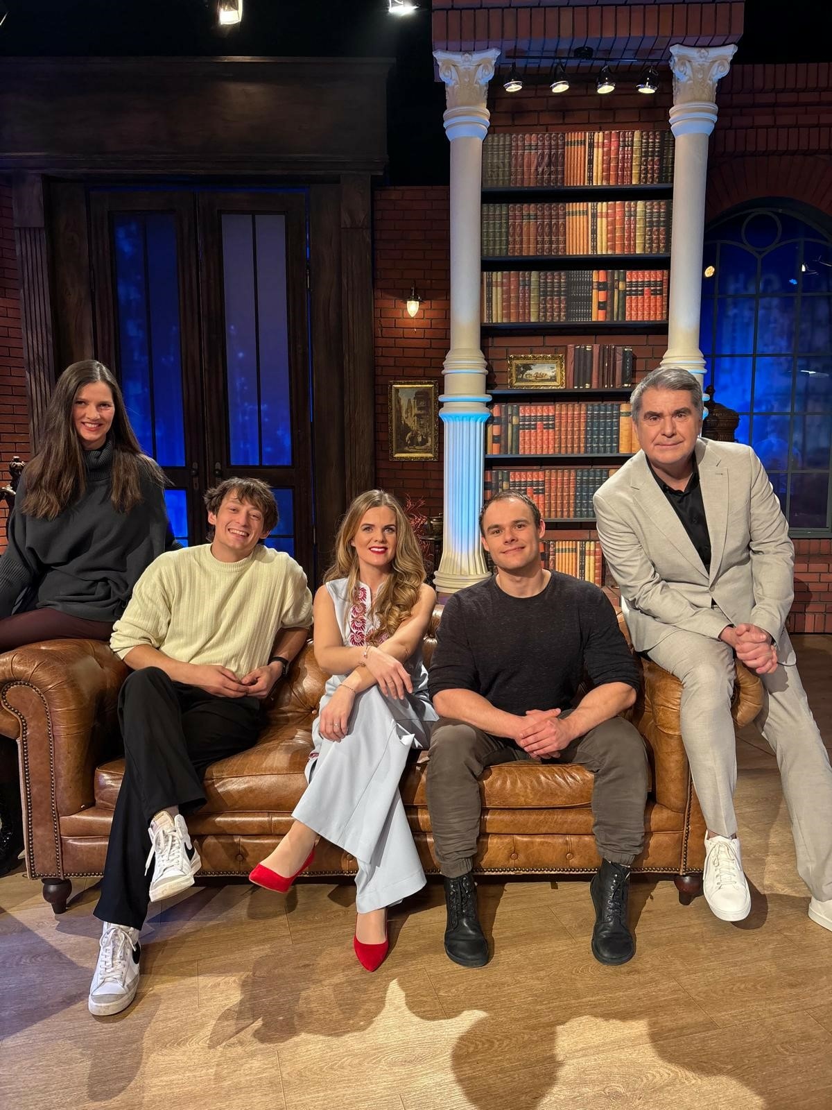 neskoro vecer_herec Martin Klinčúch, speváčka Veronika Rabada a majster vo fitness Michal Barbier.jpg