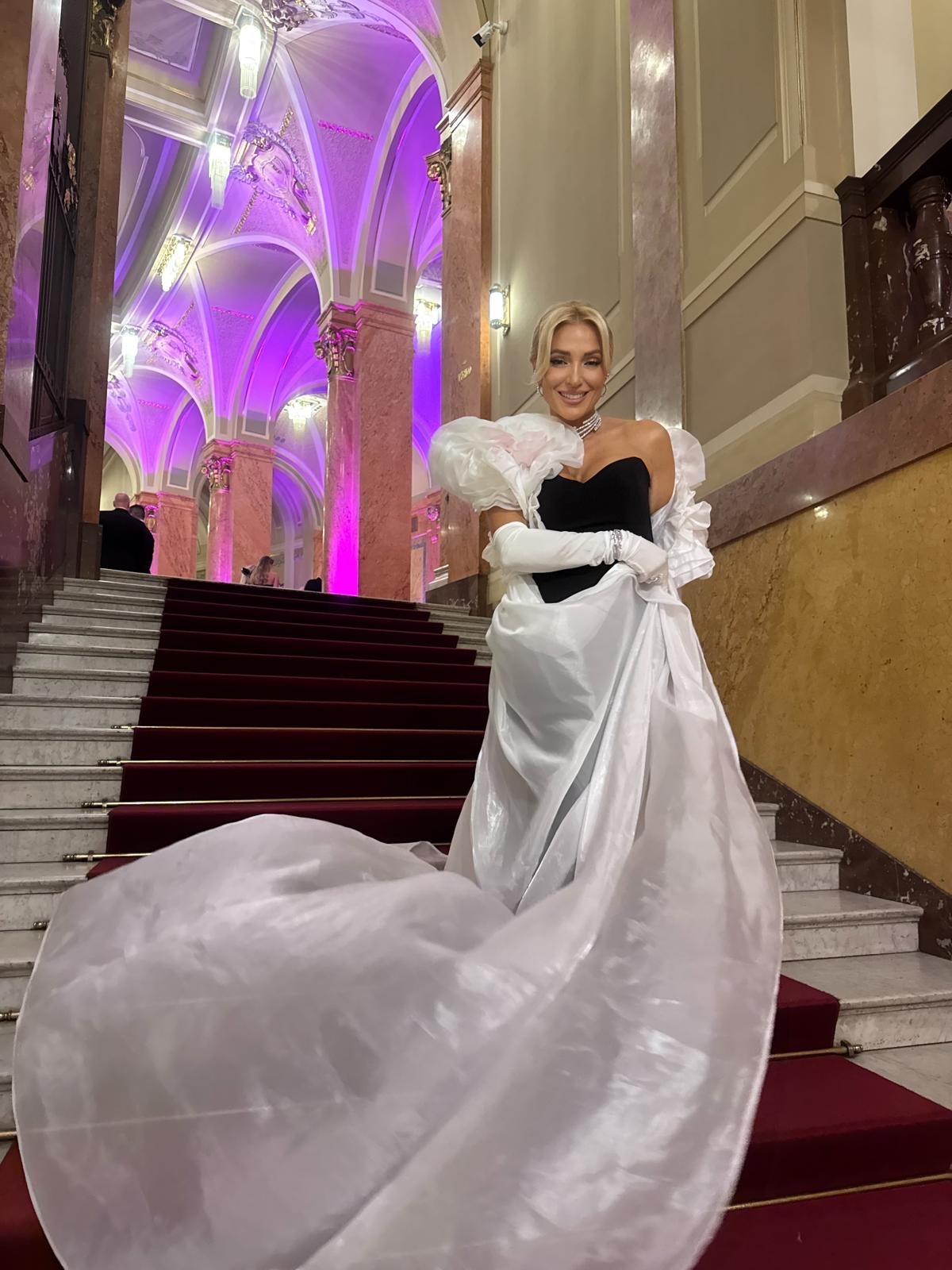 Simona-Simanová-na-československom-plese