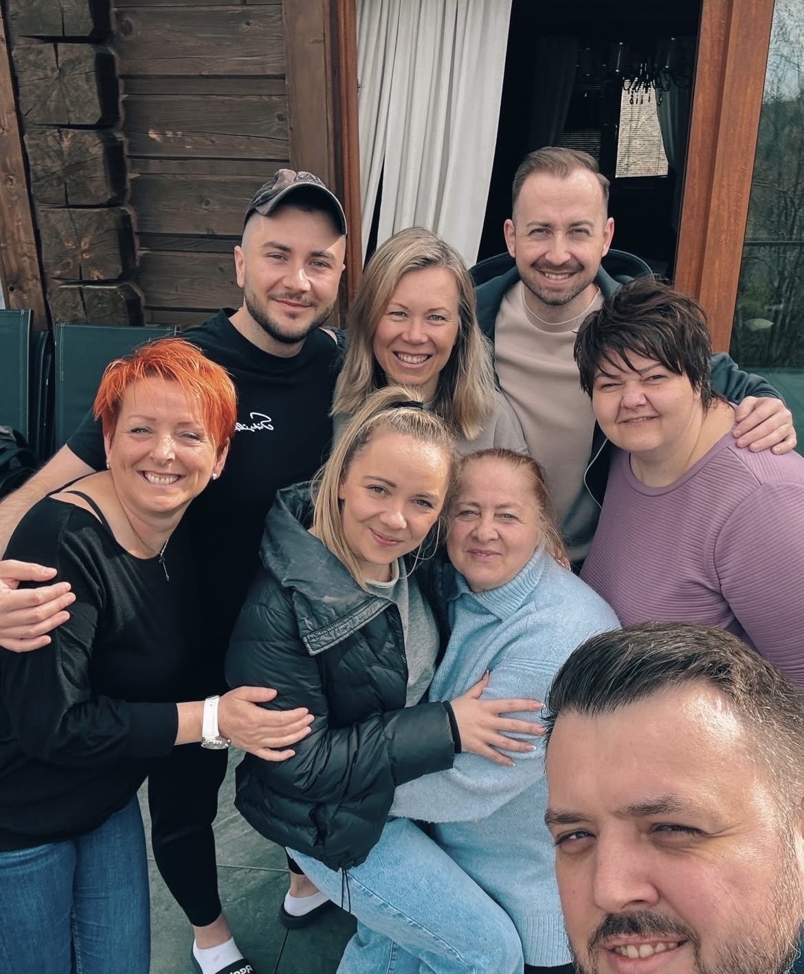 Súťažiaci-pečie-celé-slovensko-4-na-chate