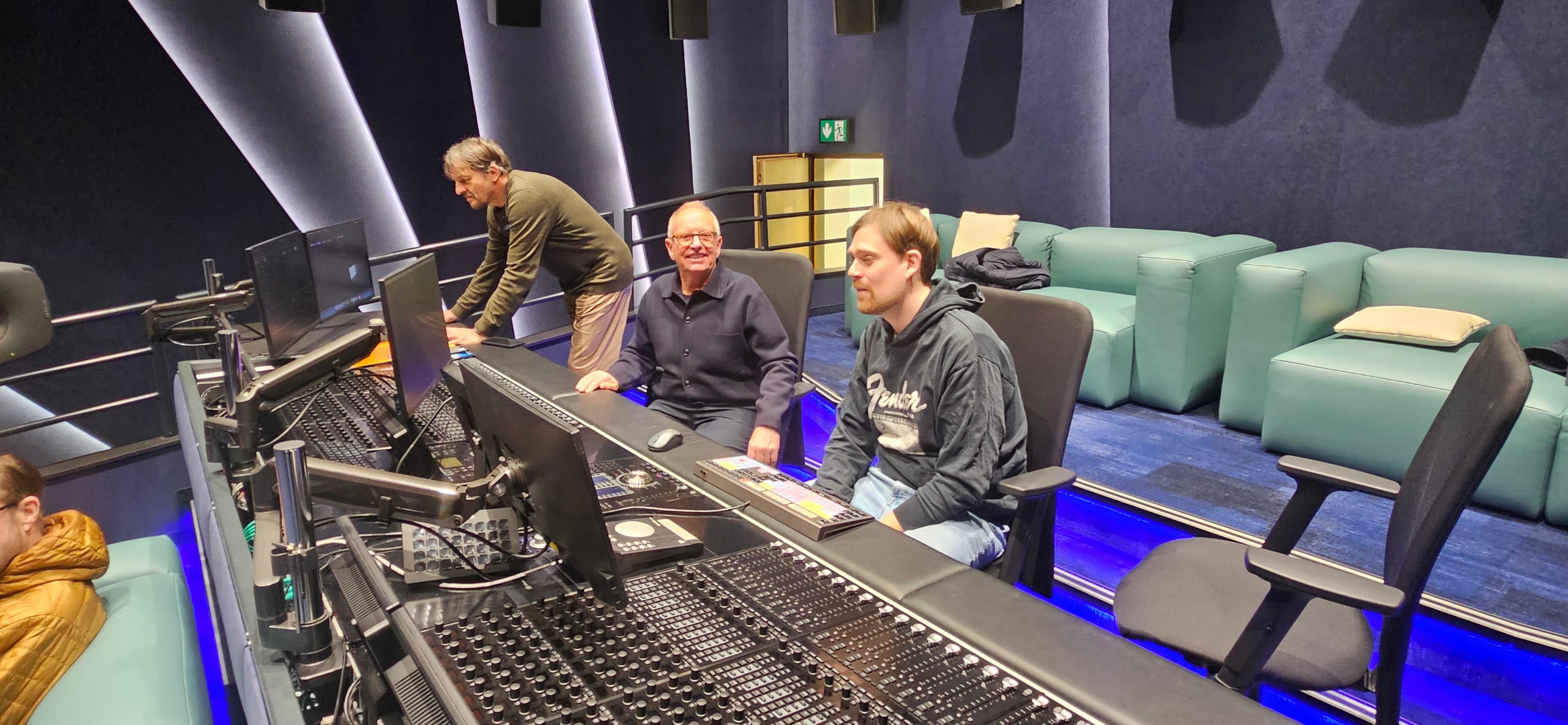 Oscarový zvukár z Jamesa Bonda navštívil Bratislavu. Zaujala ho špičková hala STVR