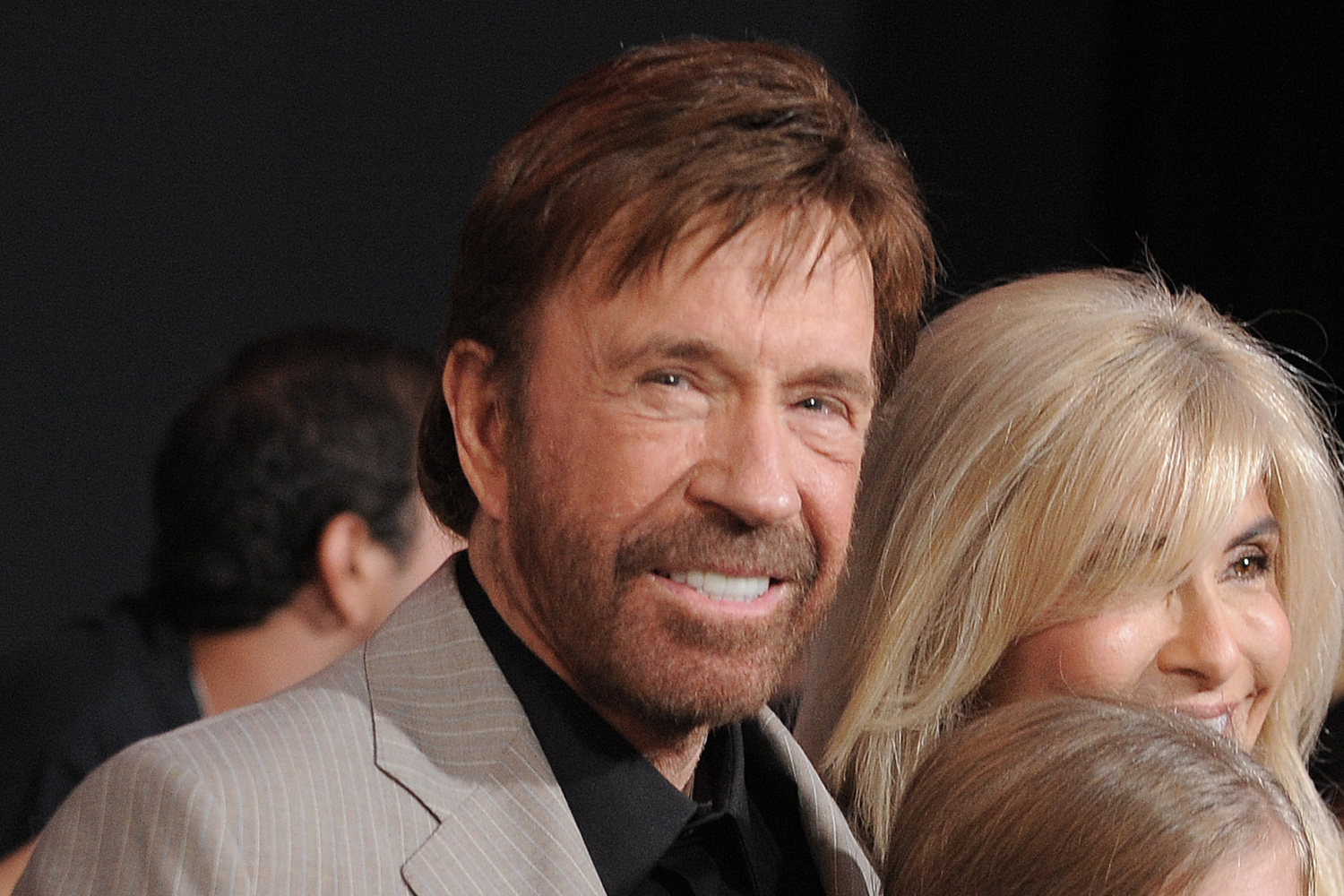 Svet v slzách. Legenda Chuck Norris náhle zomrela, fanúšikovia neveria vlastným očiam