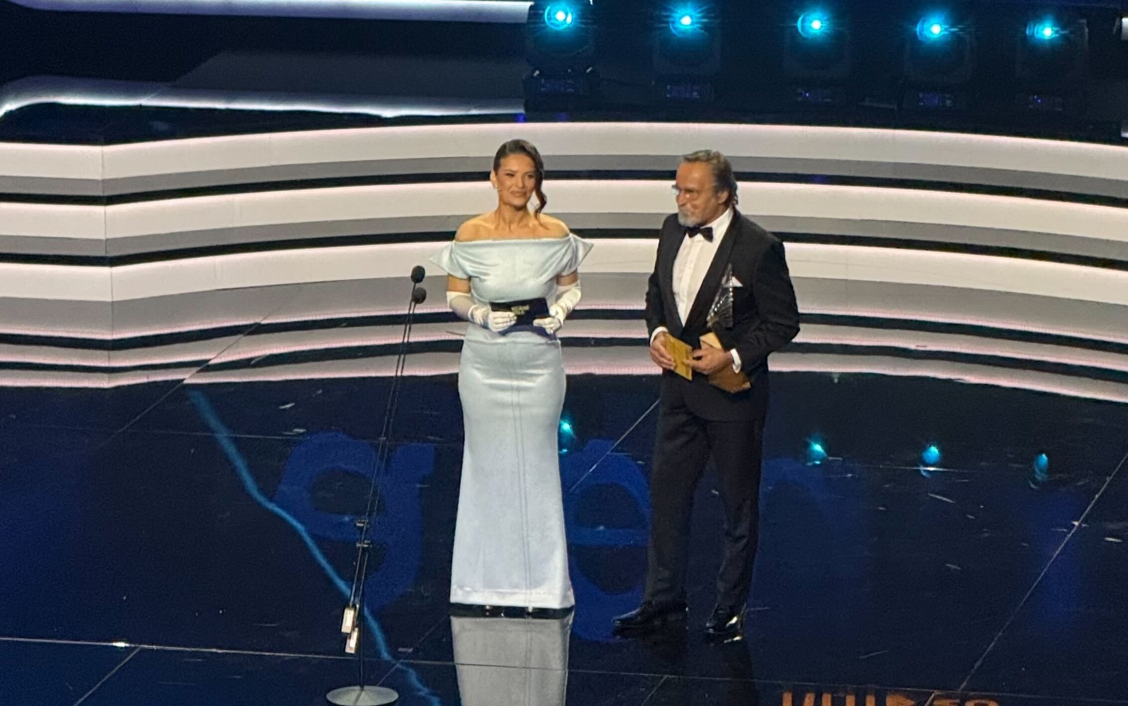 Z obrazovky na červený koberec. Maca Zábranská šatami vyrážala dych