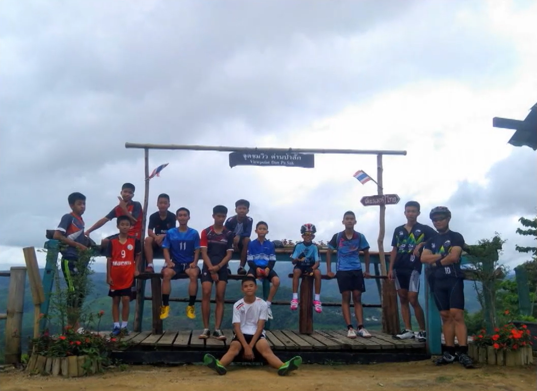 Uviazli v zaplavenej jaskyni. Futbalisti bojovali o život s ubúdajúcim kyslíkom