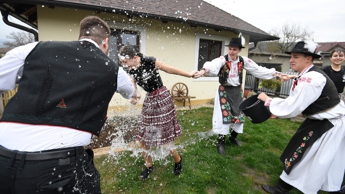 velka noc_sibacka_oblievacka_TASR - František Iván.jpg