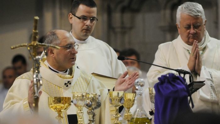 veľkonočné sviatky Veľká noc svätý olej Bernard Bober_TASR.jpg