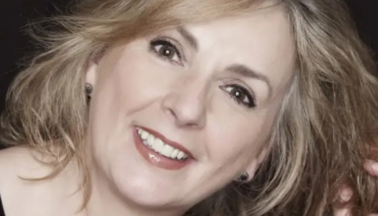 Zomrela Moya Brennanová. Anjelský hlas a harfa zmĺkli