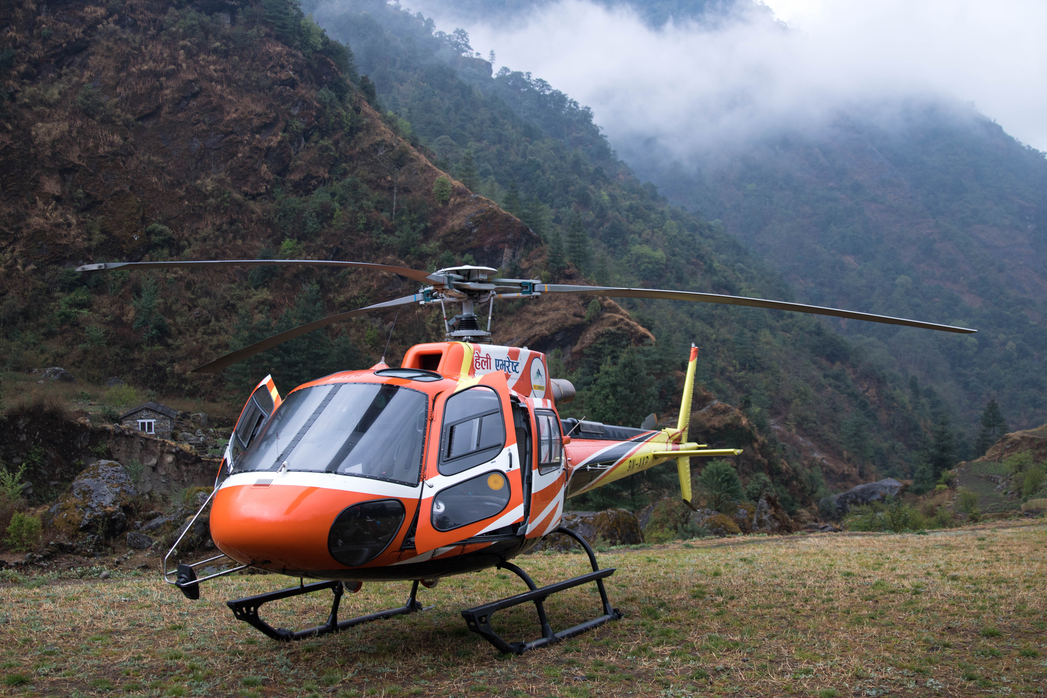Aj vy ste už mávali na výlete na letiaci vrtuľník? Už to nikdy nerobte!