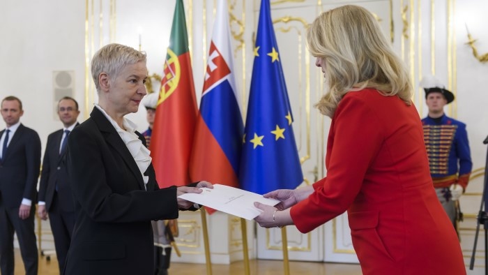 prezidentka veľvyslankyňa Portugalsko poverovacie listiny_TASR.jpg