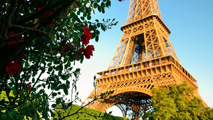 pariz_eiffel_FOTO freepik_TravelScape.jpg