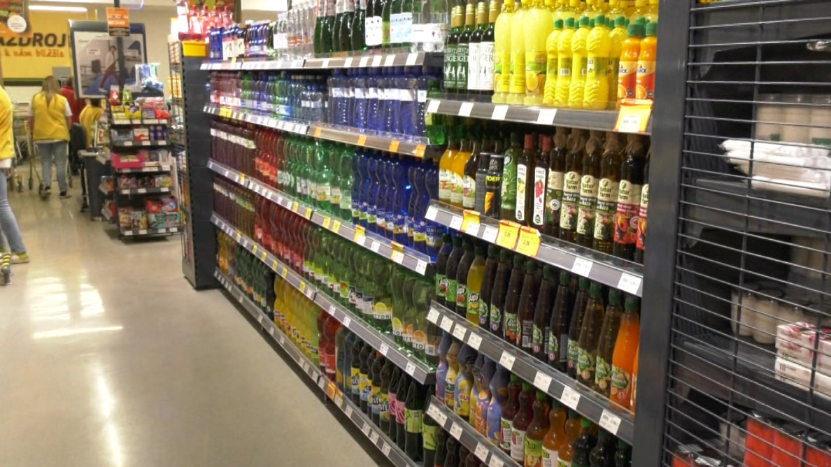 WHO odporučila zvýšenie cien sladených a alkoholických nápojov. Krok má obmedziť ich spotrebu a podporiť zdravotníctvo