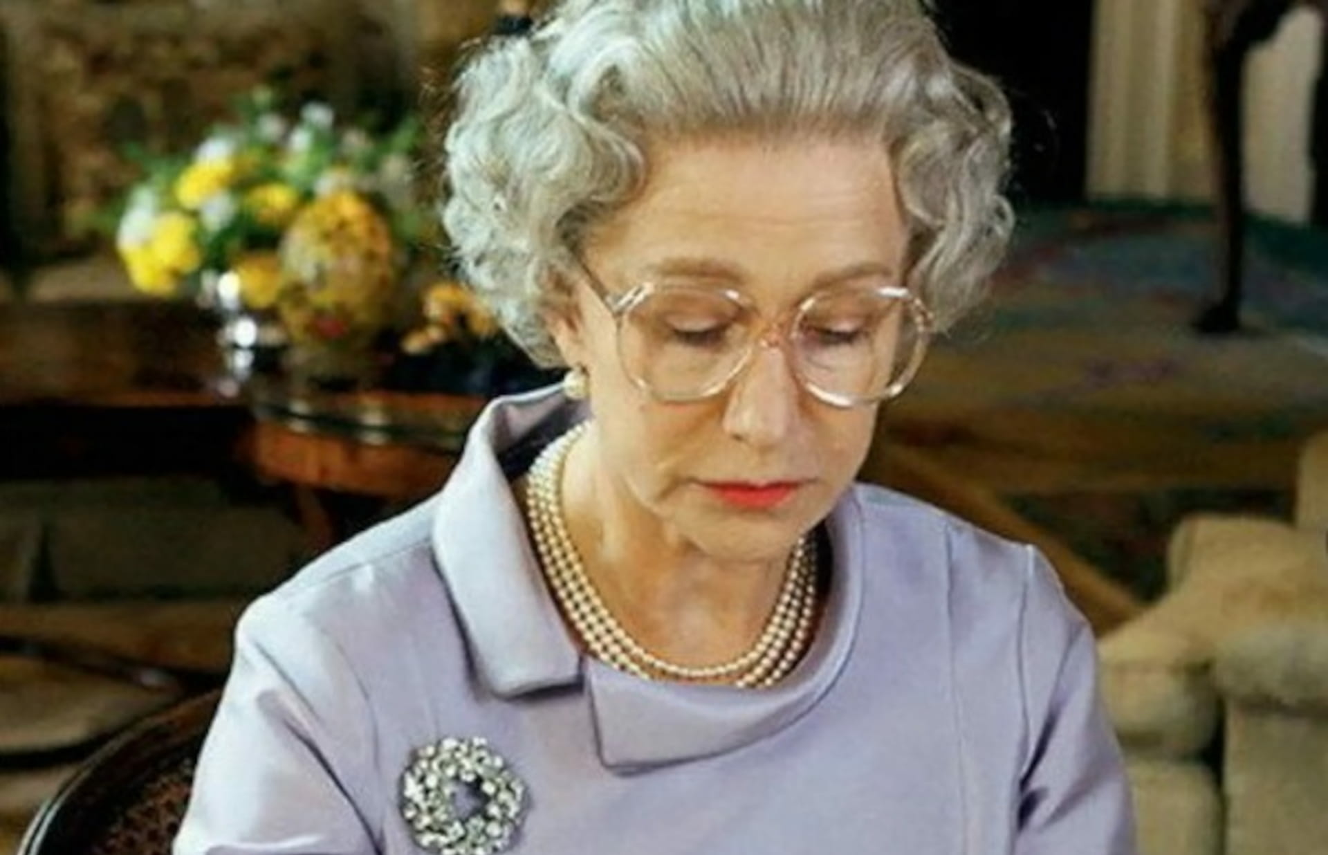 Helen-Mirrenová-ako-Alžbeta.II-archív