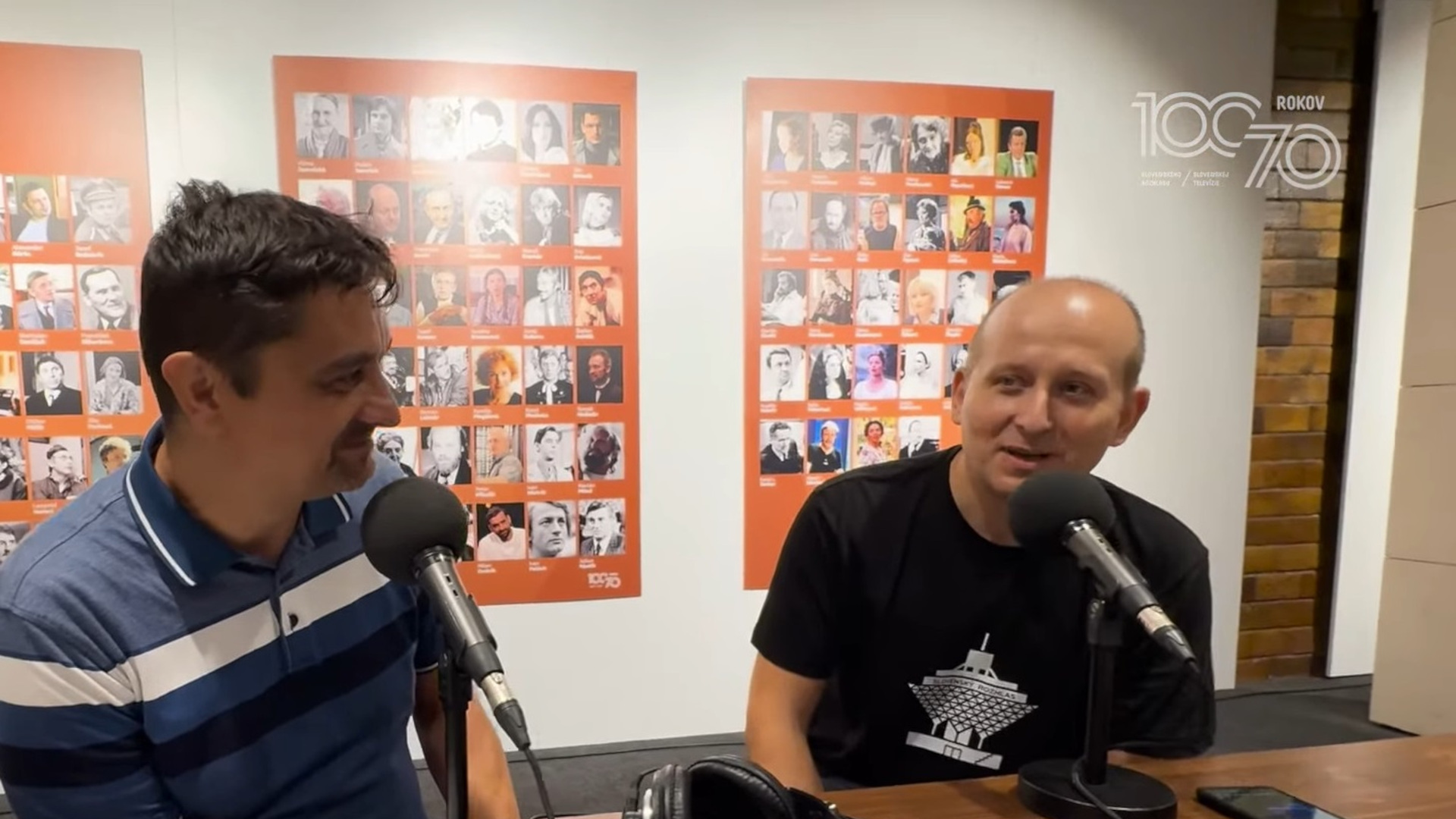 moderátor-Martin-Jurčo-autor-výstavy-Peter Földváry-STVR
